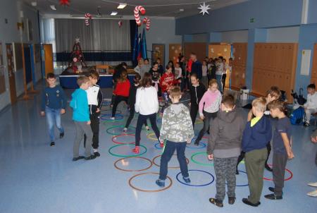 Plesno-gibalni decembrski petki